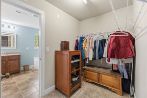 Walk in closet