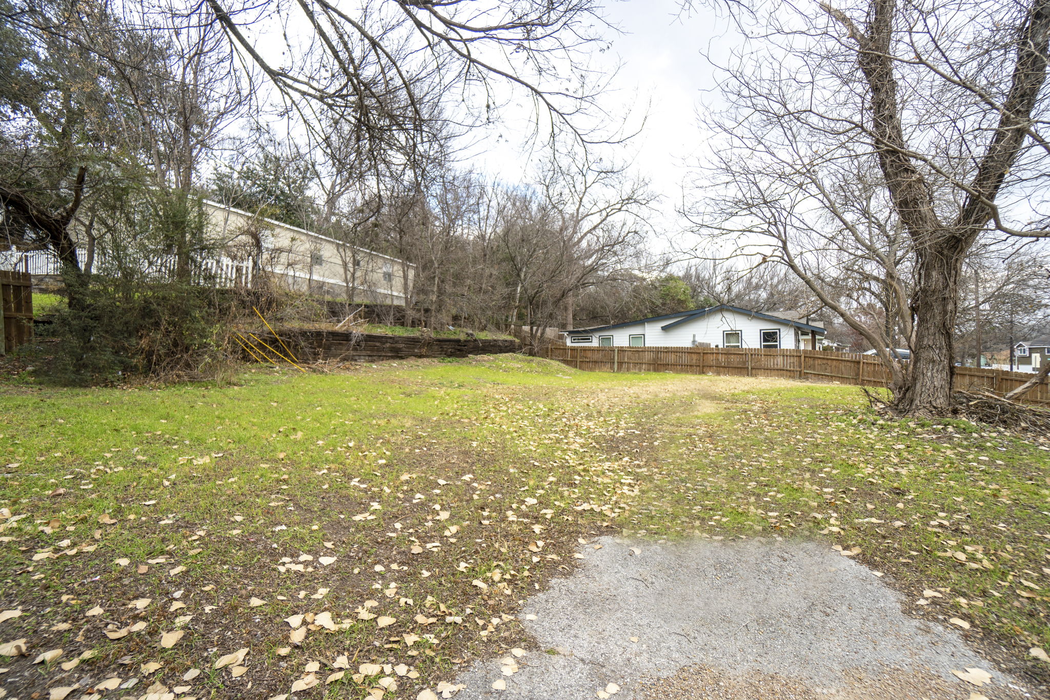 5200 Ledesma Rd, Austin, TX 78721, USA Photo 2