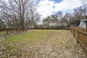 5200 Ledesma Rd, Austin, TX 78721, USA Photo 4