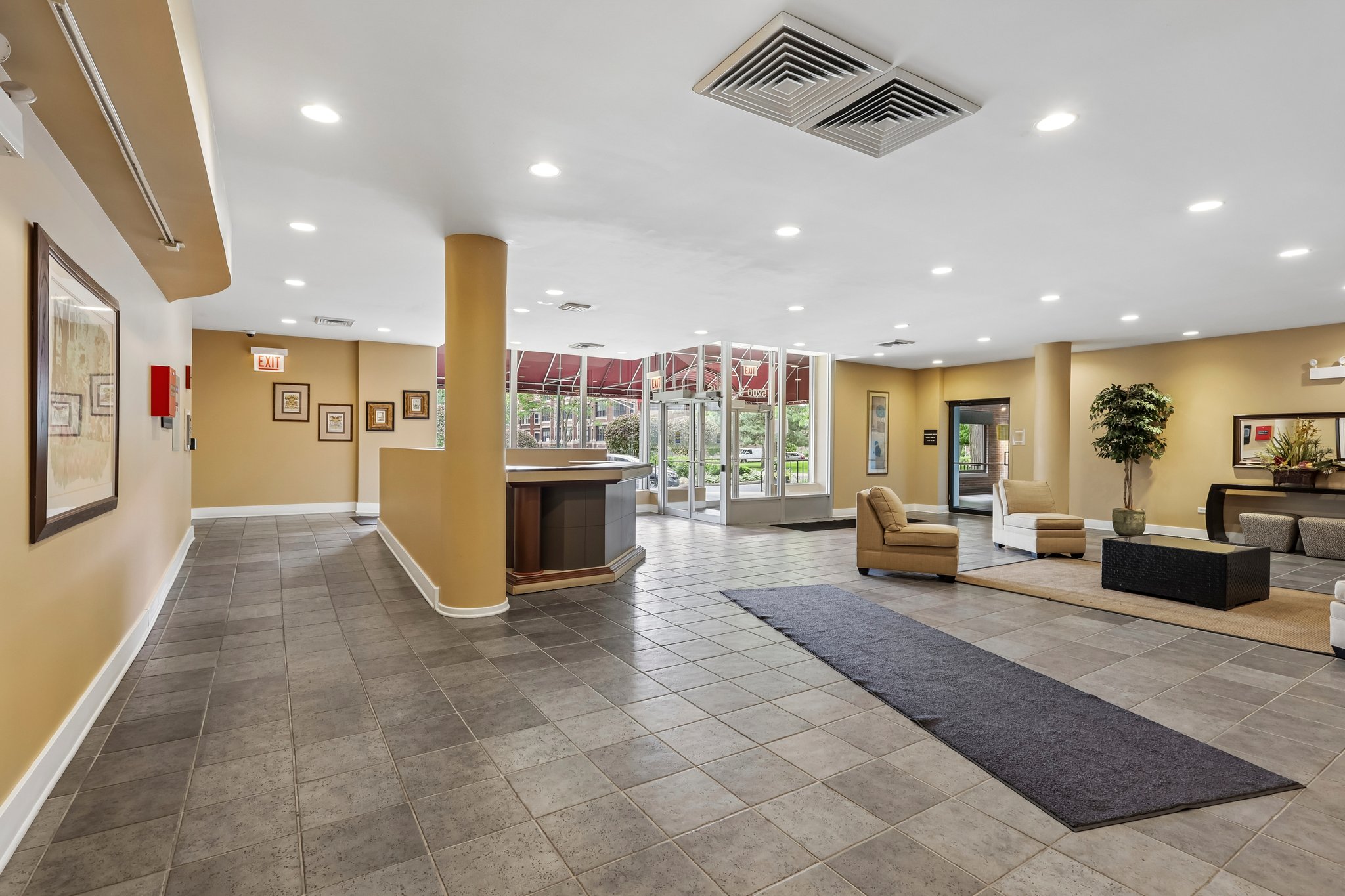 S Ellis Ave 408-S0206-007.jpg