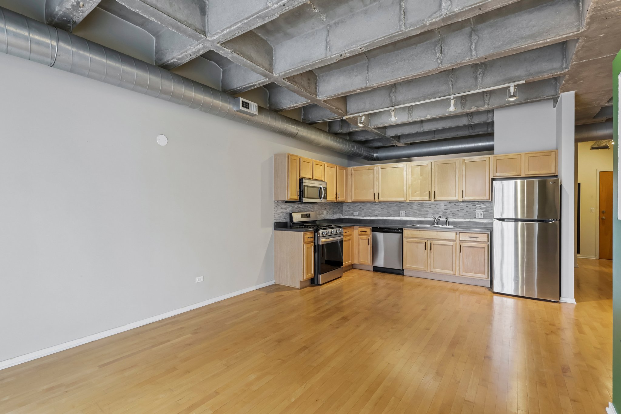 S Ellis Ave 408-S0206-011.jpg