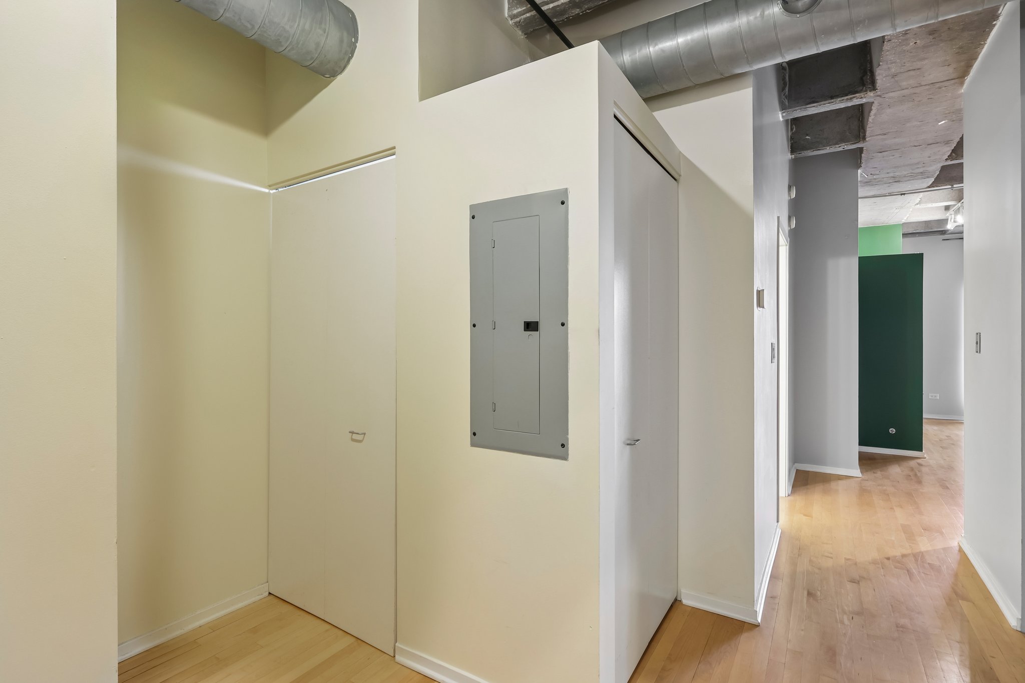 S Ellis Ave 408-S0206-016.jpg