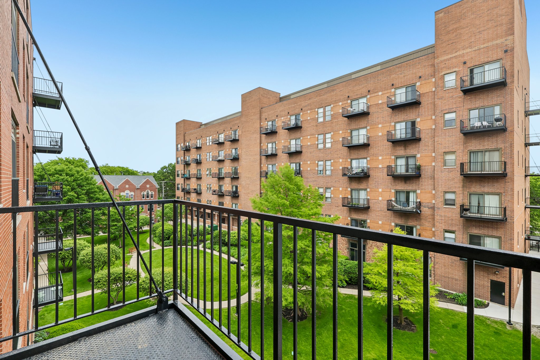 S Ellis Ave 408-S0206-024.jpg