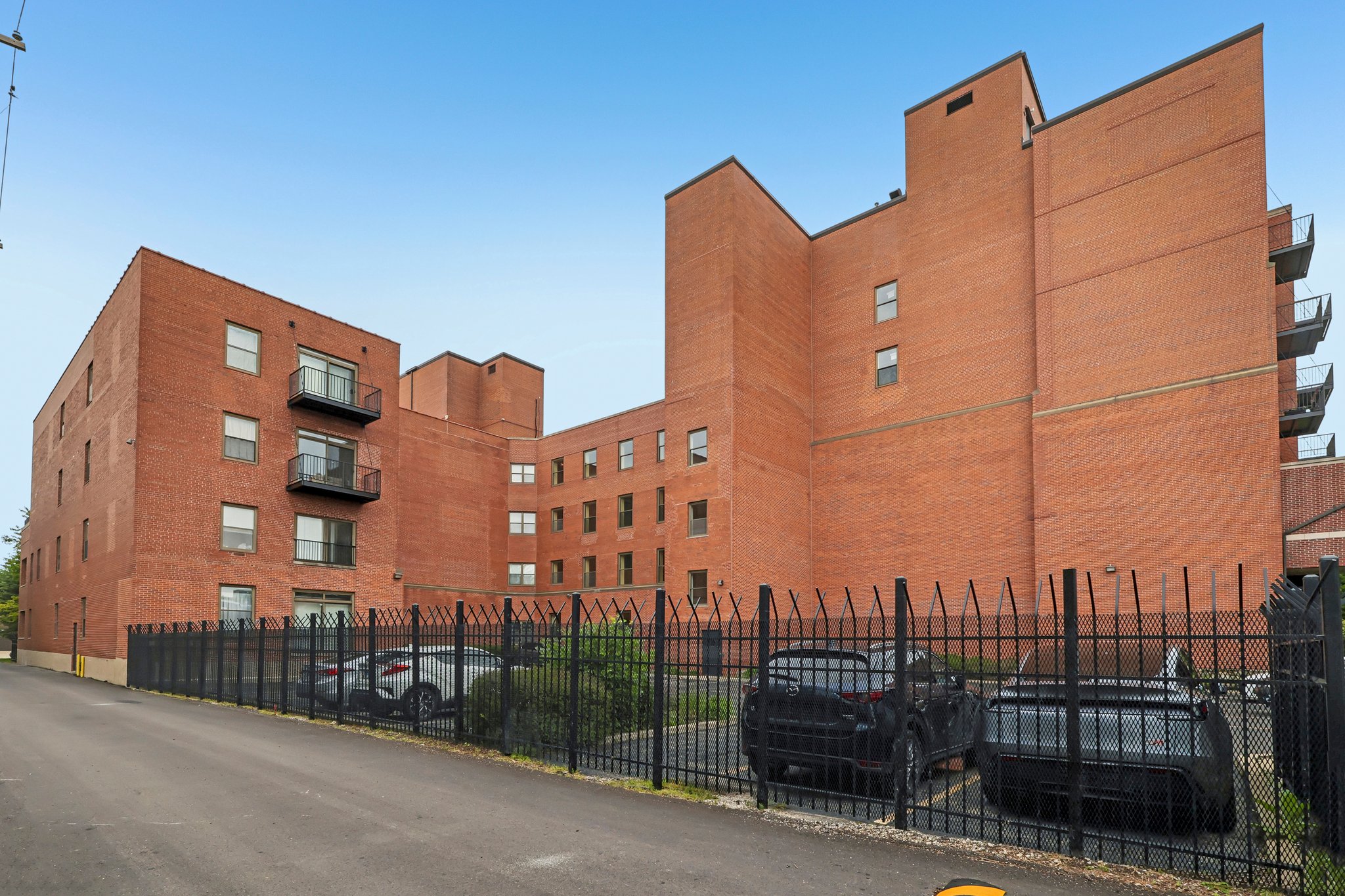 S Ellis Ave 408-S0206-025.jpg