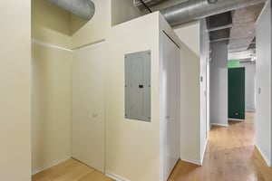 S Ellis Ave 408-S0206-016.jpg