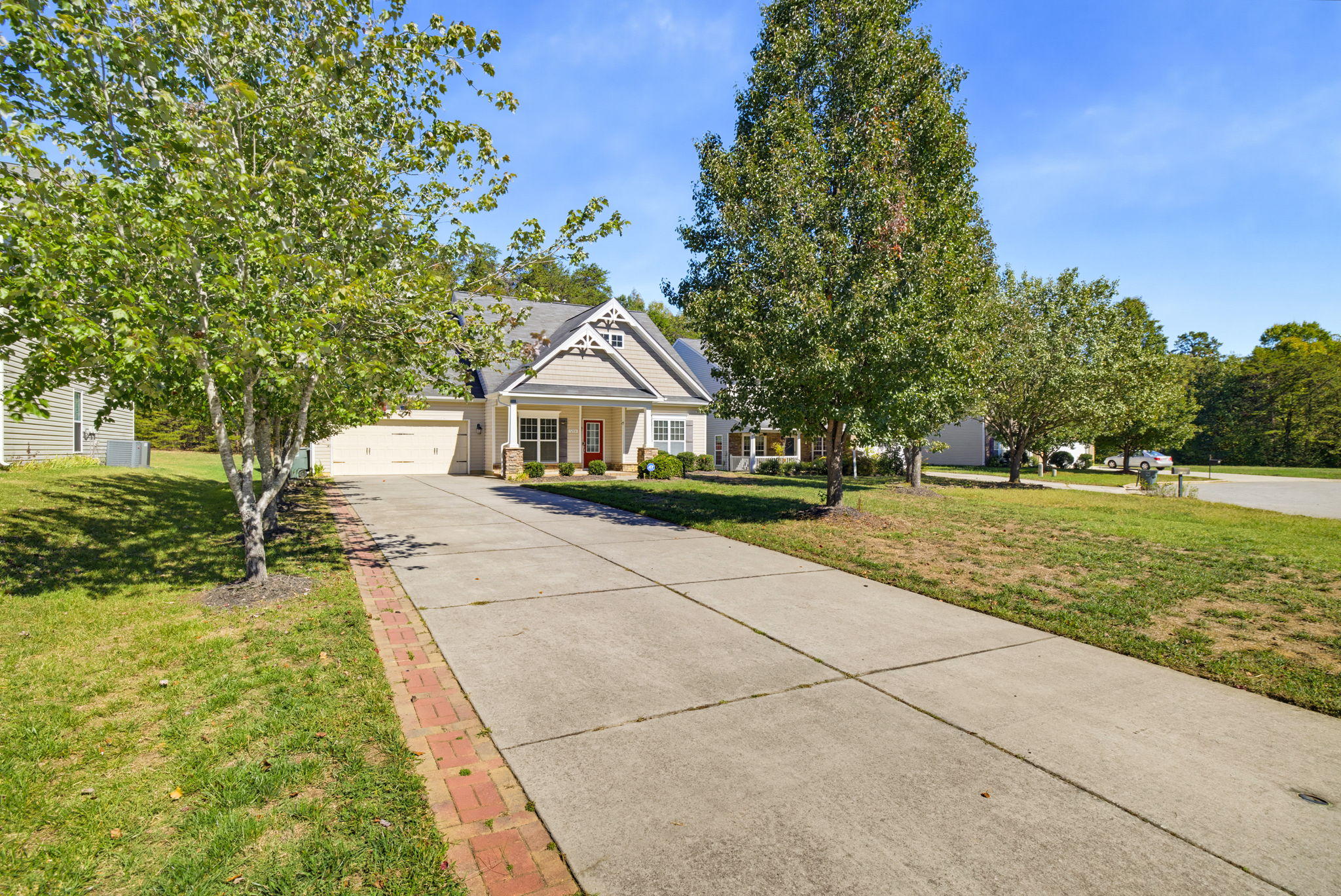 5204 Helsey Ct-2