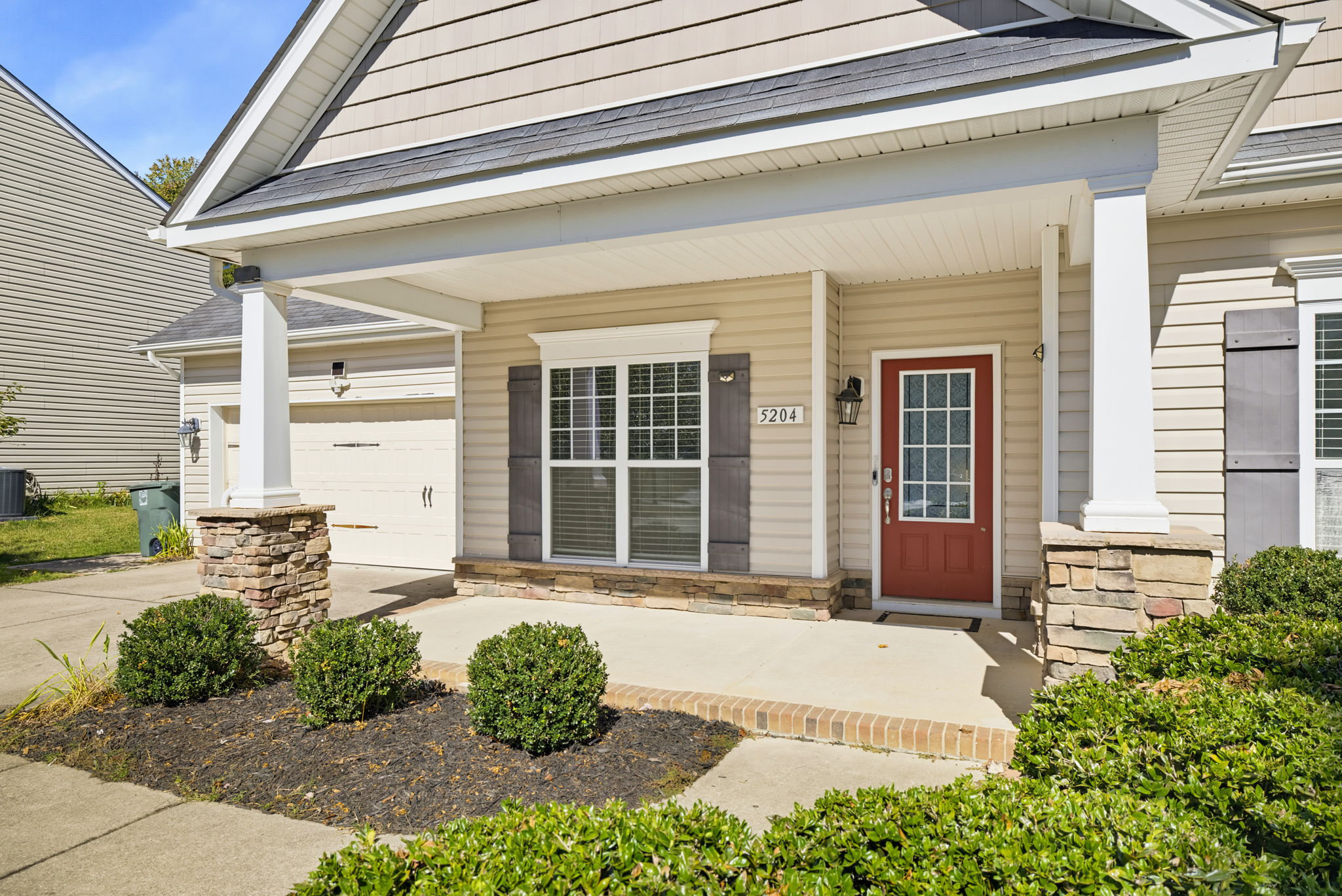 5204 Helsey Ct-4