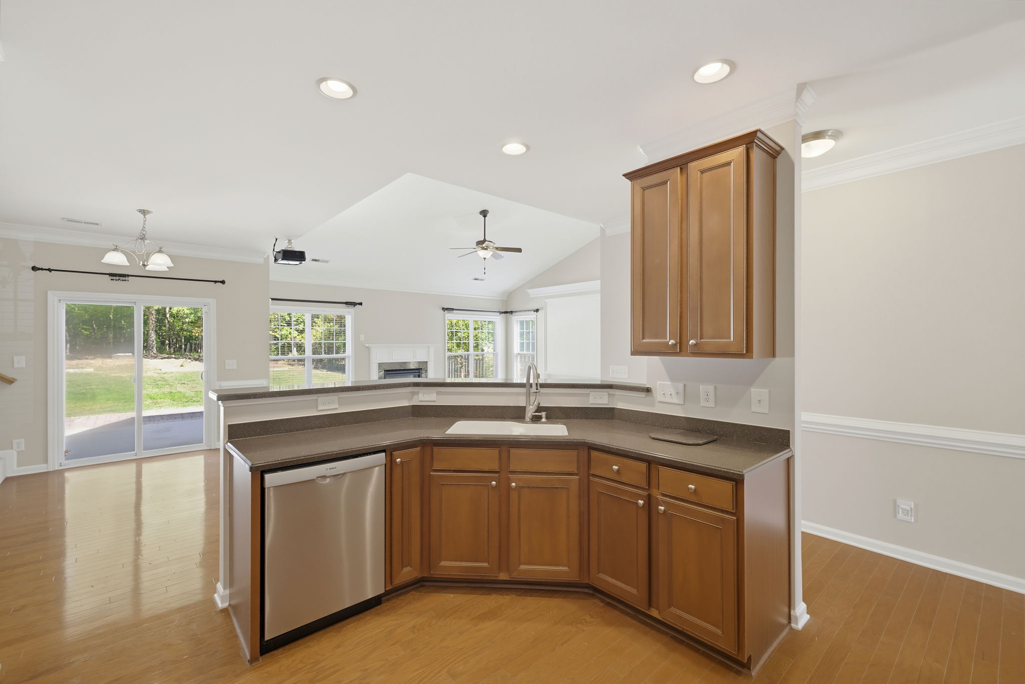 5204 Helsey Ct-8