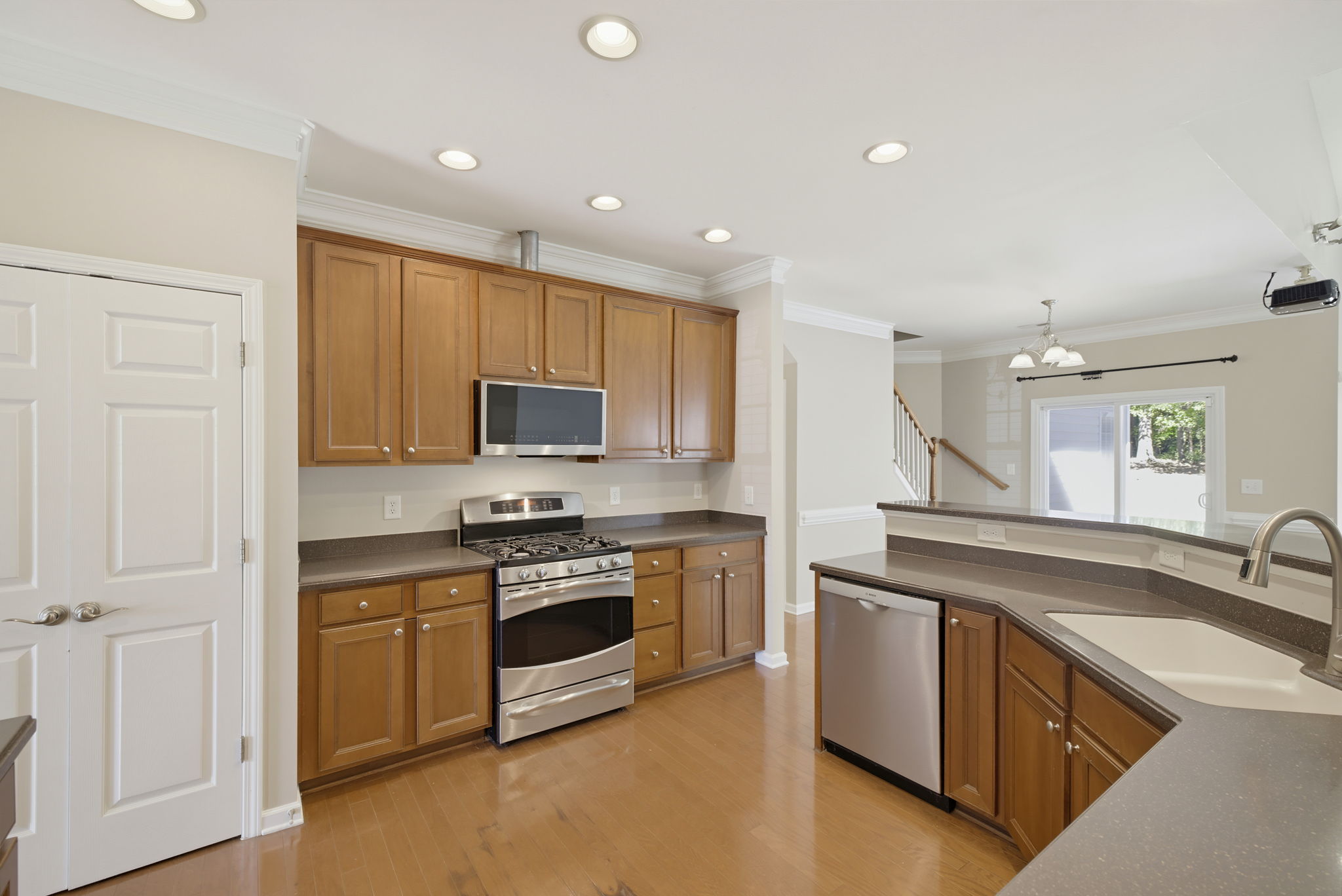 5204 Helsey Ct-9