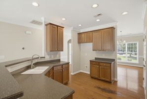 5204 Helsey Ct-10