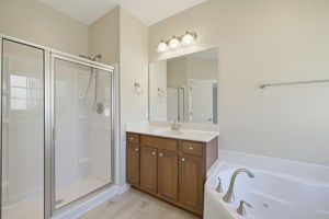 5204 Helsey Ct-19
