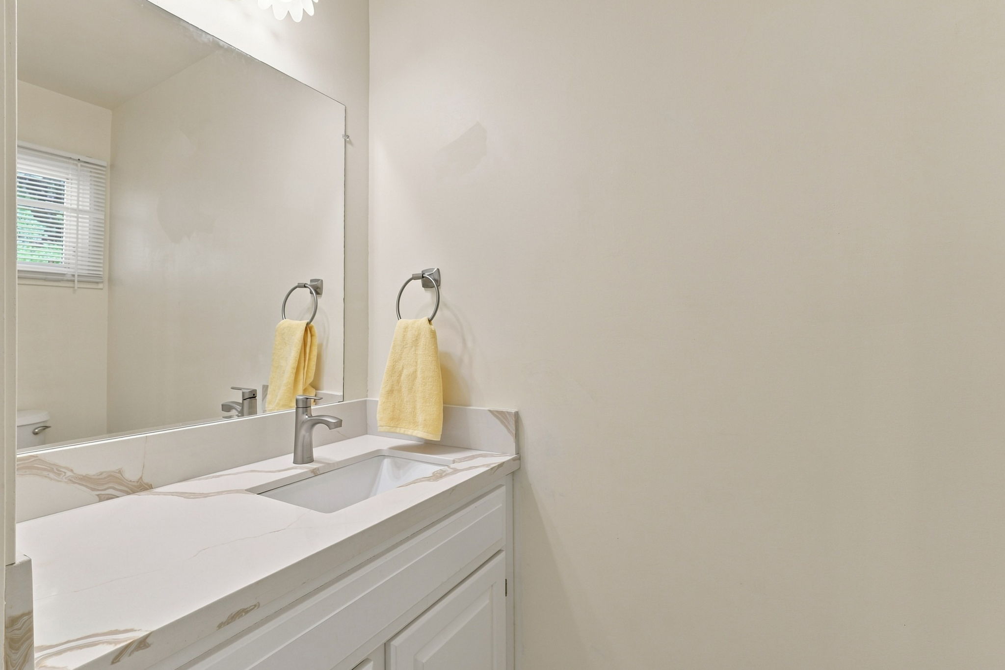 1/2 Bath Upper Level