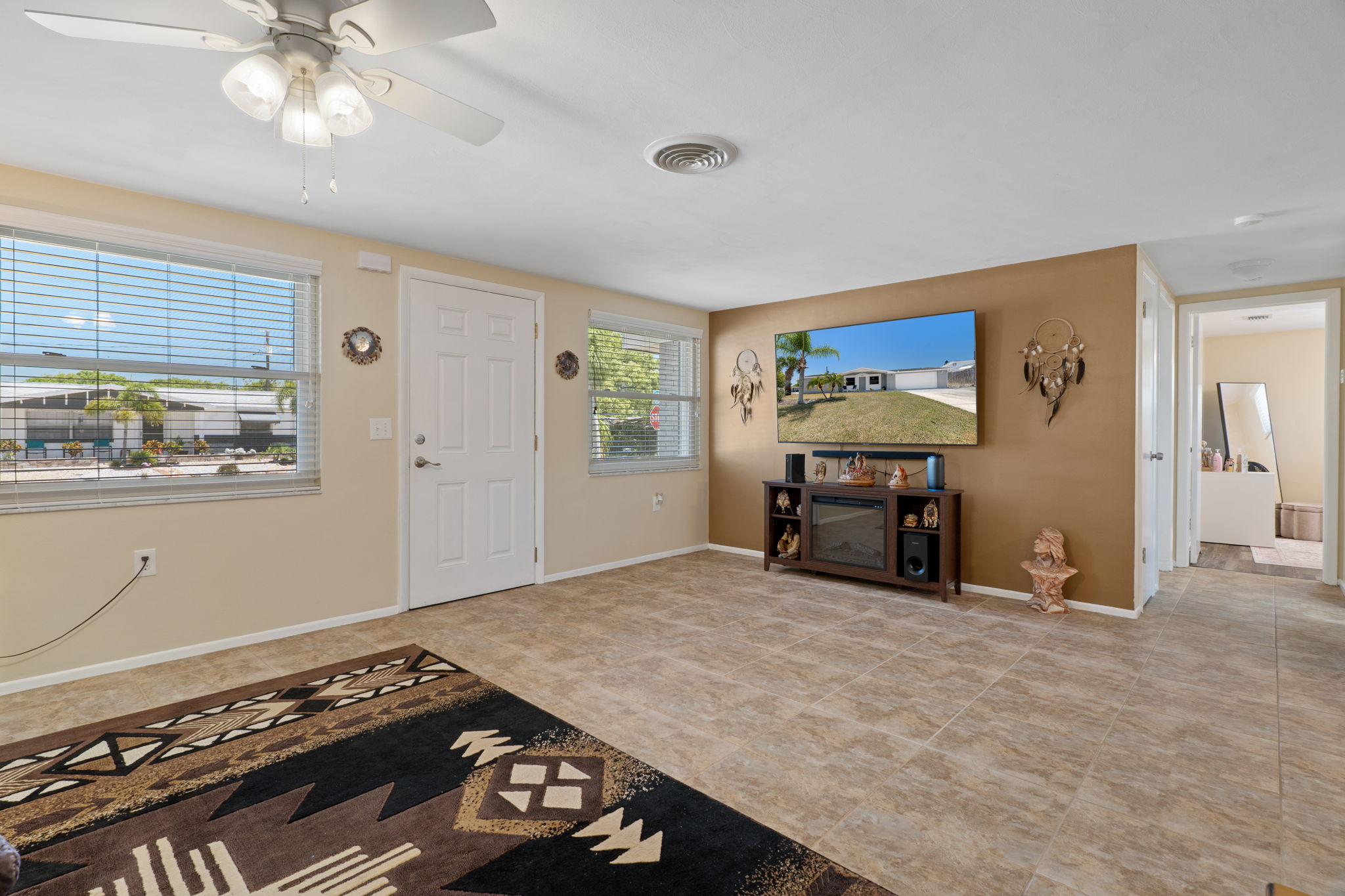 Living room 3
