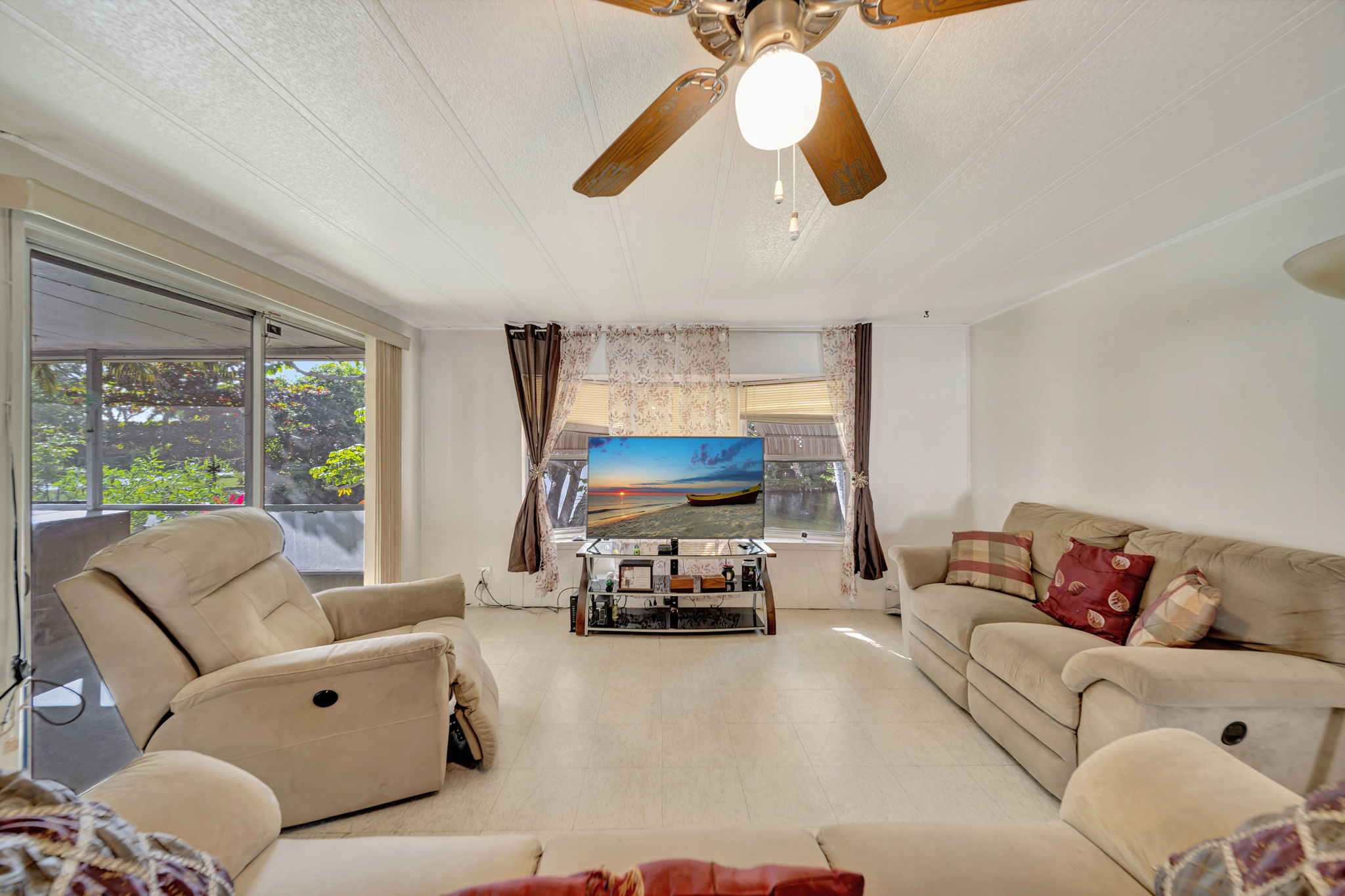 NW 8th St, Pembroke Pines, FL 33028, USA Photo 6