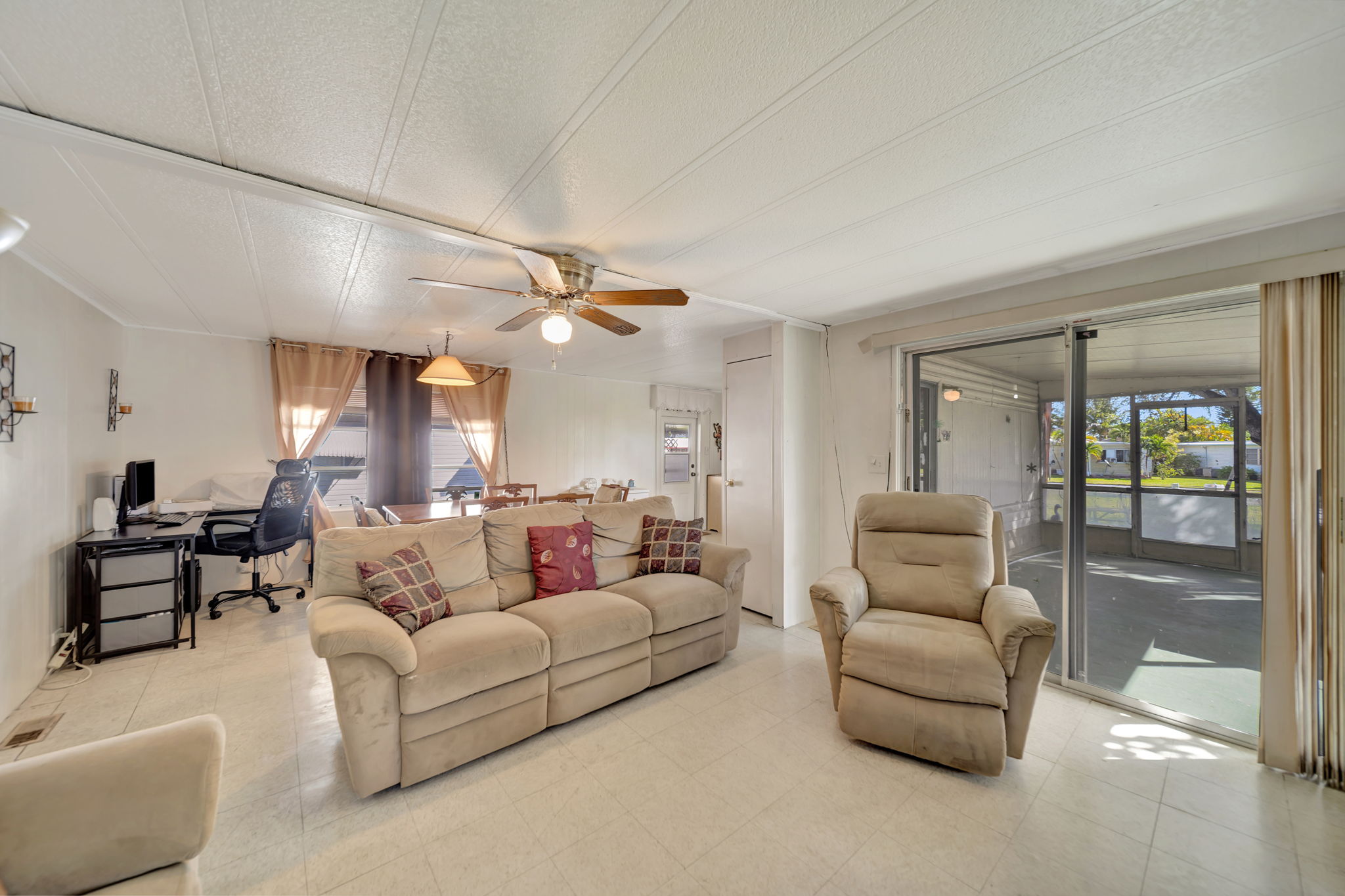 NW 8th St, Pembroke Pines, FL 33028, USA Photo 8