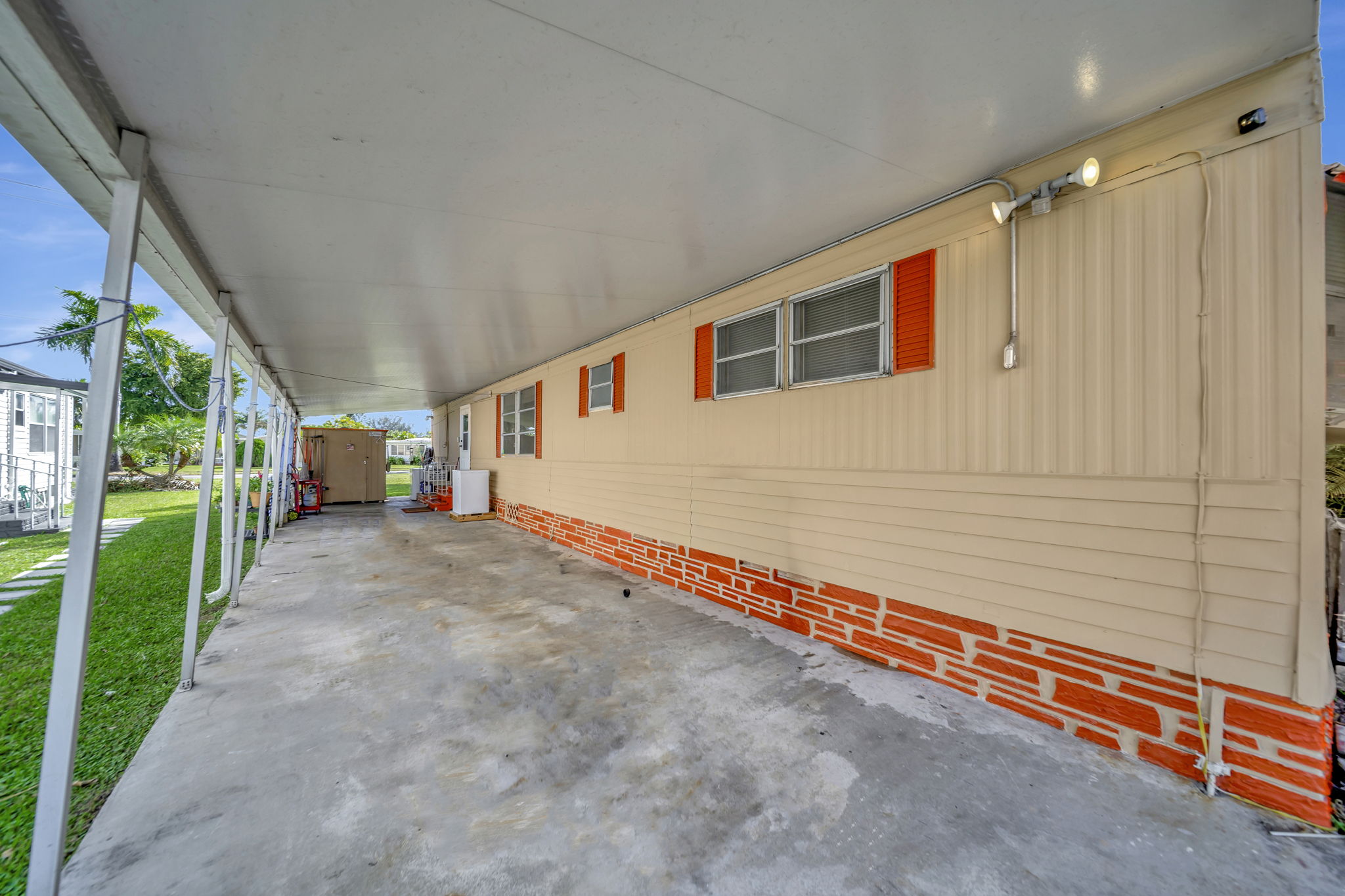 NW 8th St, Pembroke Pines, FL 33028, USA Photo 15