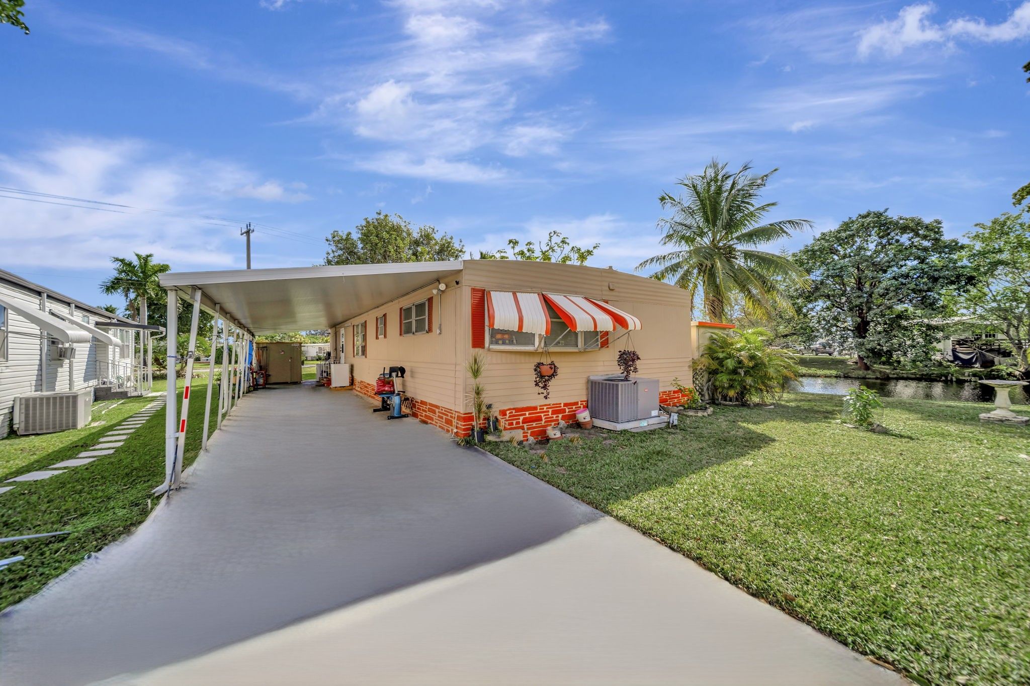 NW 8th St, Pembroke Pines, FL 33028, USA Photo 2