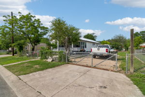  Photo 0