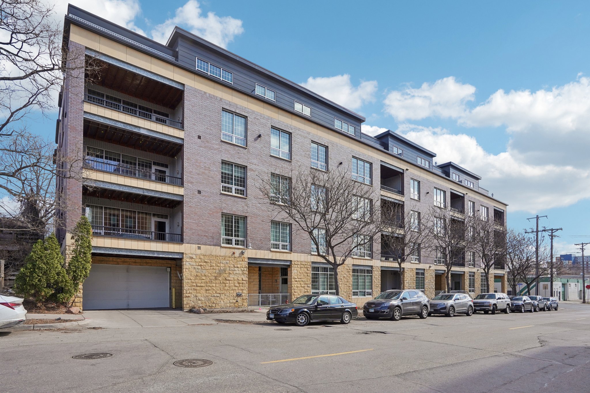 2nd St 216-S2803-002.jpg