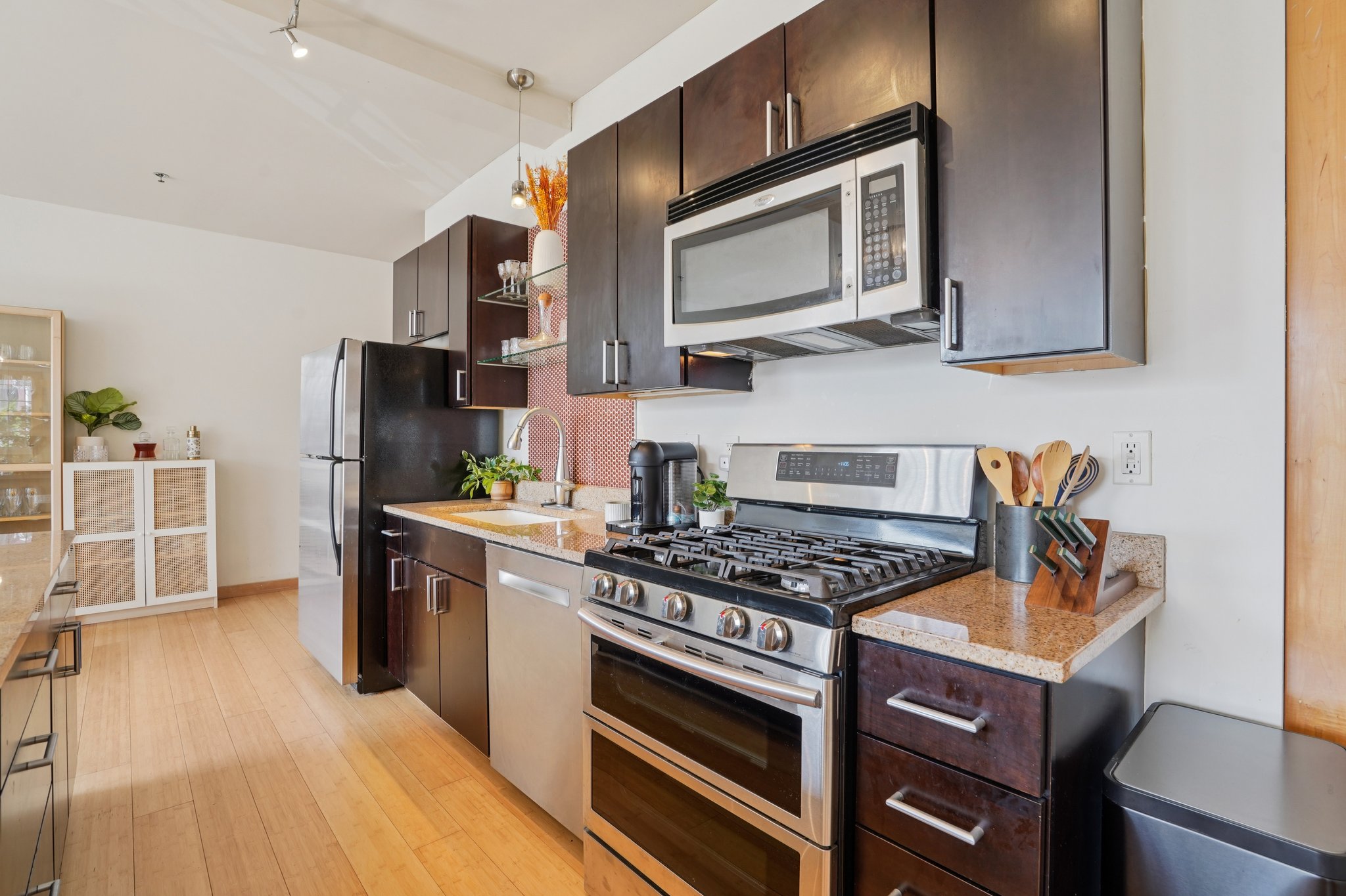 2nd St 216-S2803-014.jpg