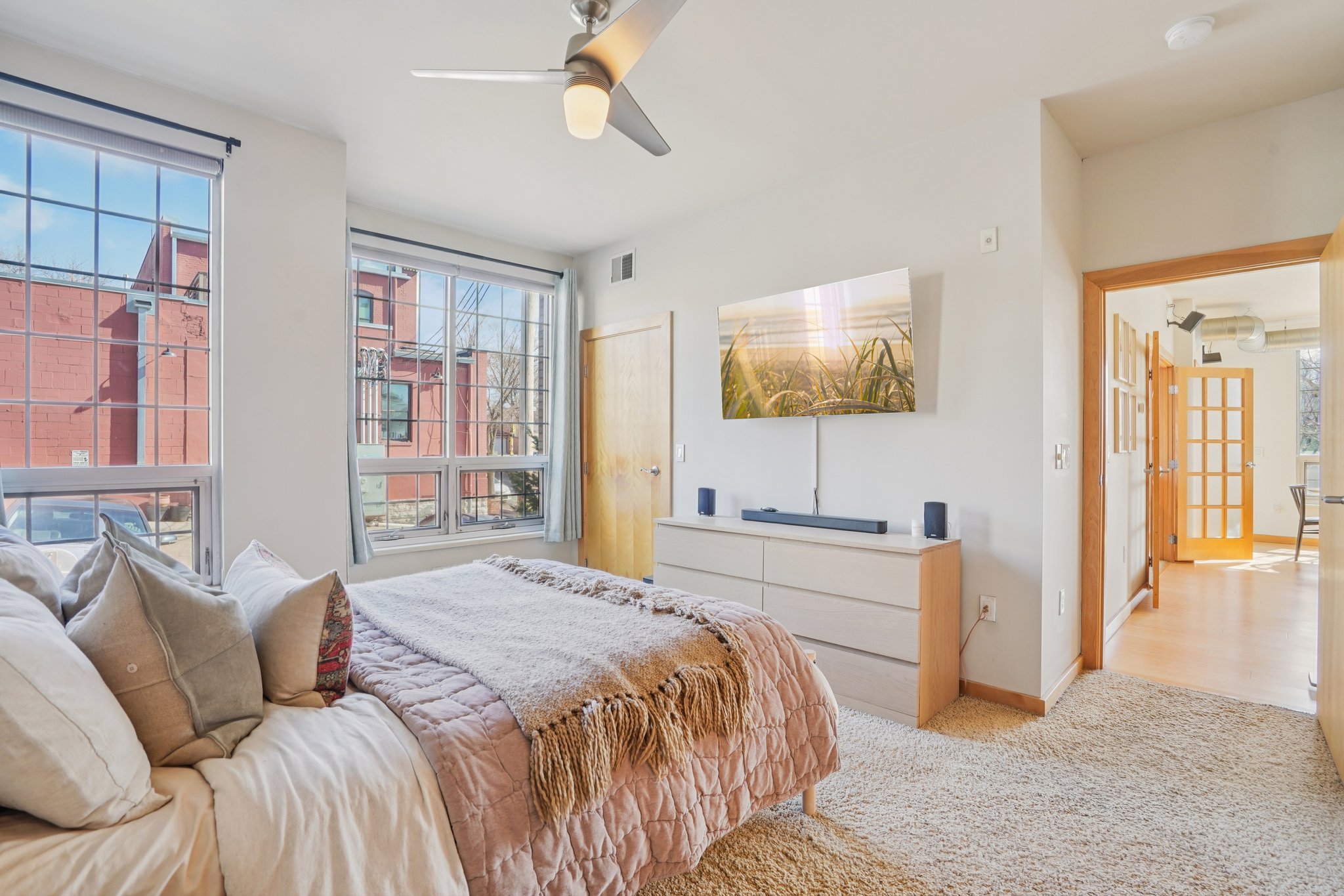 2nd St 216-S2803-023.jpg