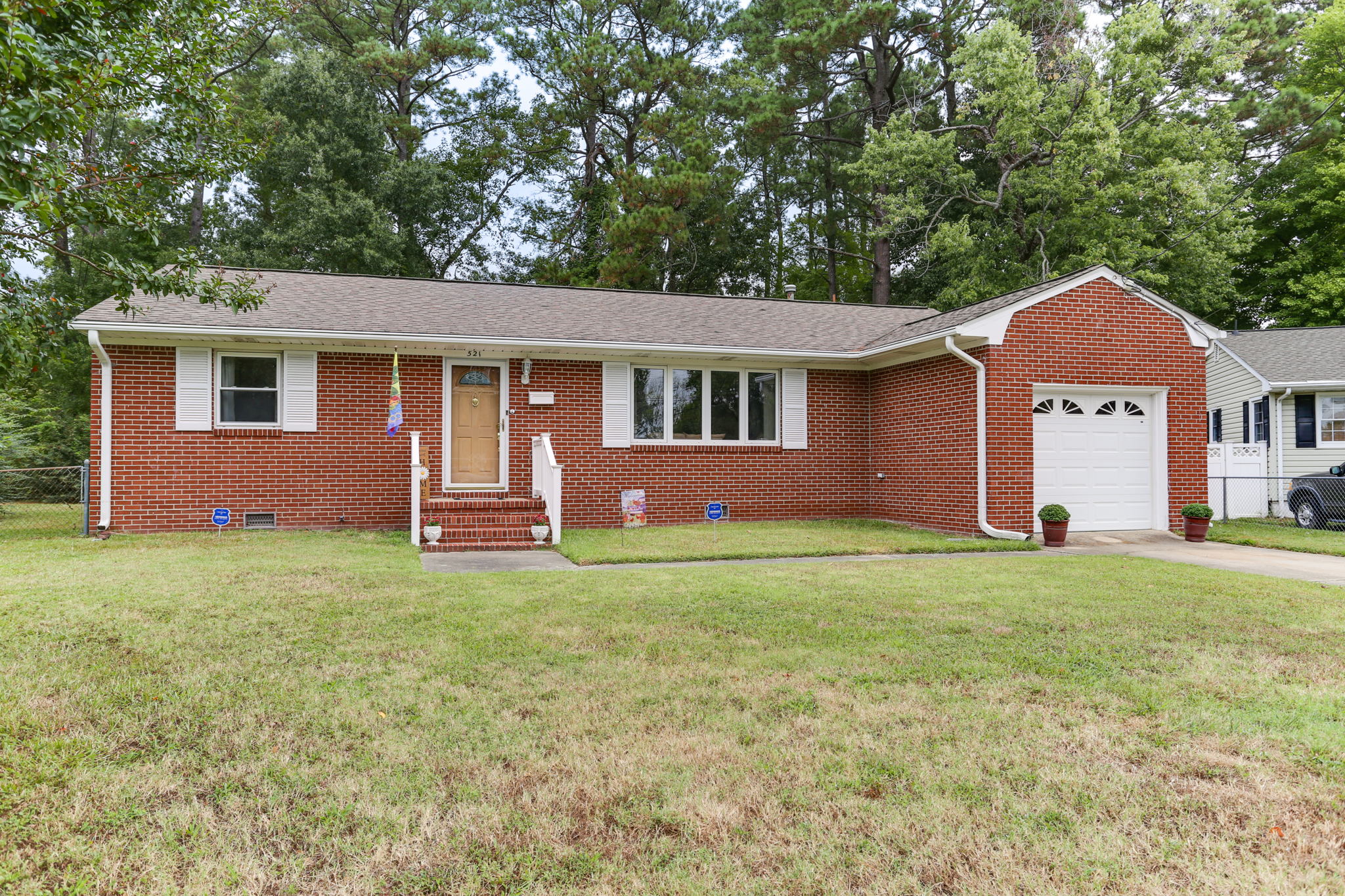 521 Brentwood Dr, Newport News, VA 23601, USA Photo 3