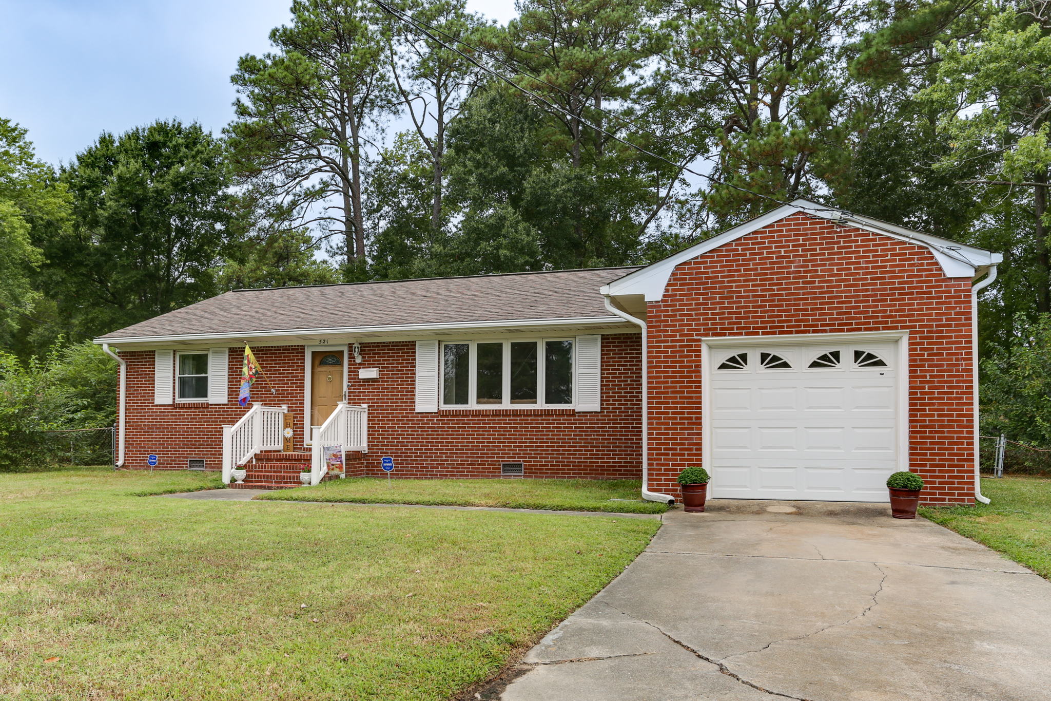 521 Brentwood Dr, Newport News, VA 23601, USA Photo 1