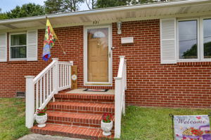 521 Brentwood Dr, Newport News, VA 23601, USA Photo 3