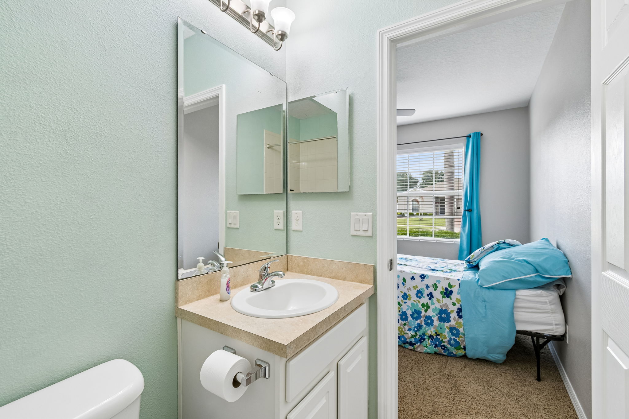 Bedroom 5 Ensuite Bathroom