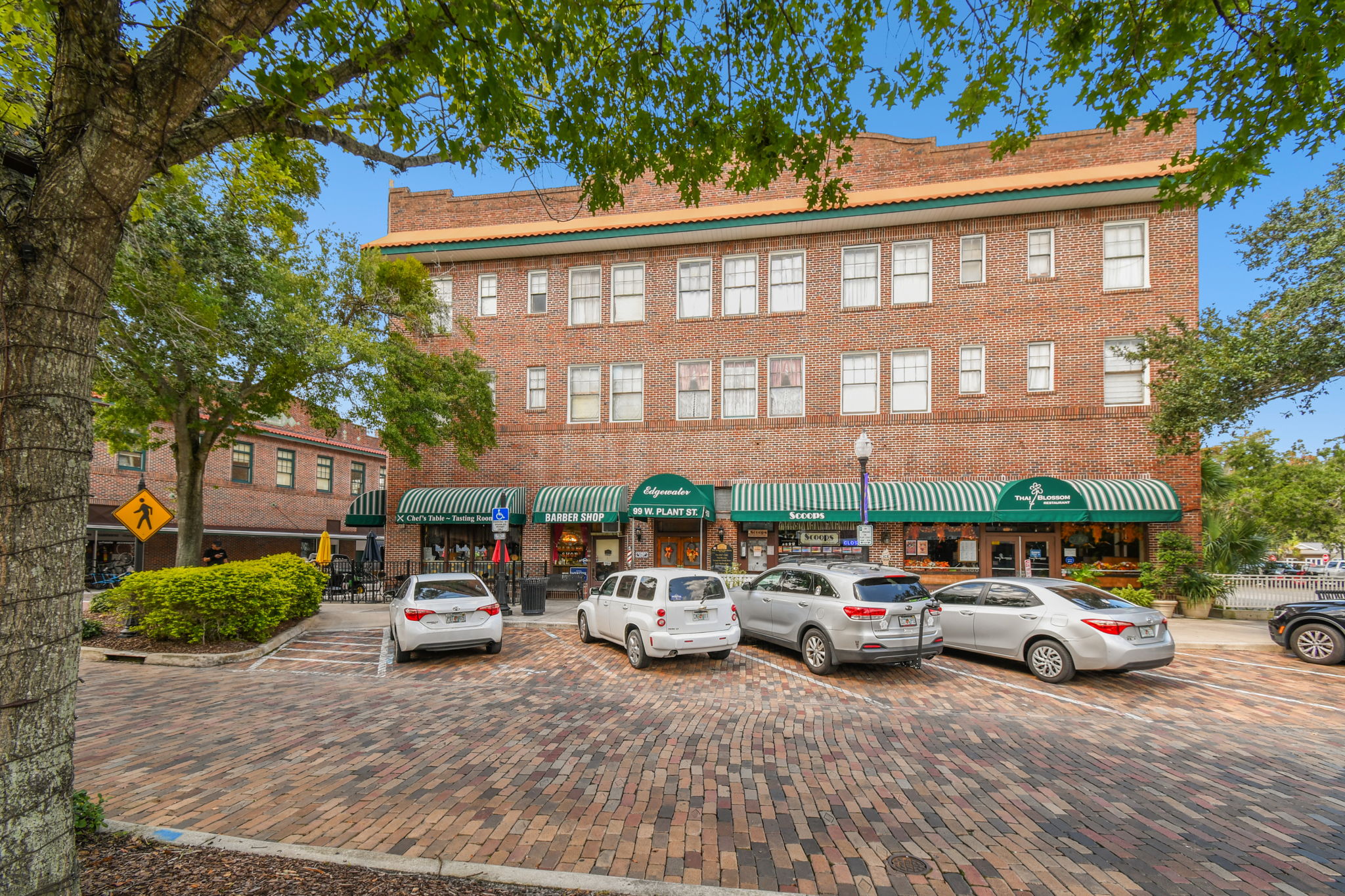 Edgewater Hotel and restaurants on Plant St.