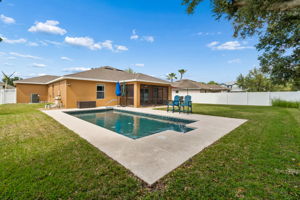 Pool comes with Umbrellas, chairs & deck boxes