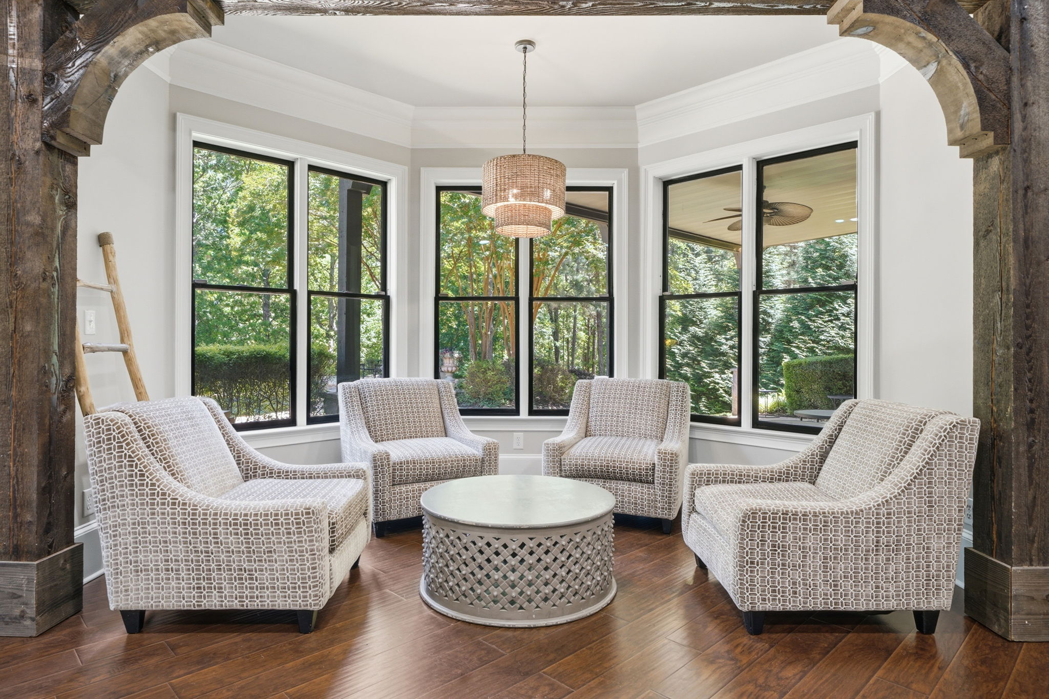 Photo 65