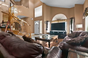 521 Mockingbird Ln, Fillmore, CA 93015, USA Photo 4