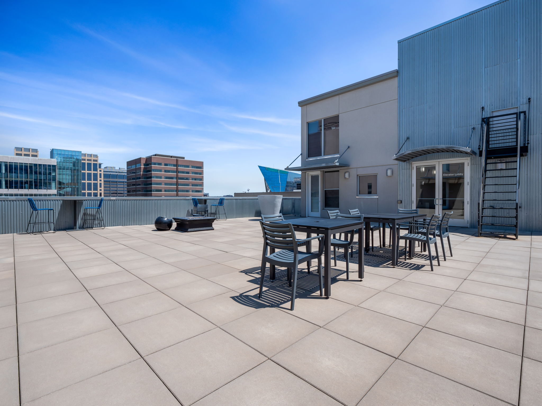 521 S 7th St, Minneapolis, MN 55415, USA Photo 25