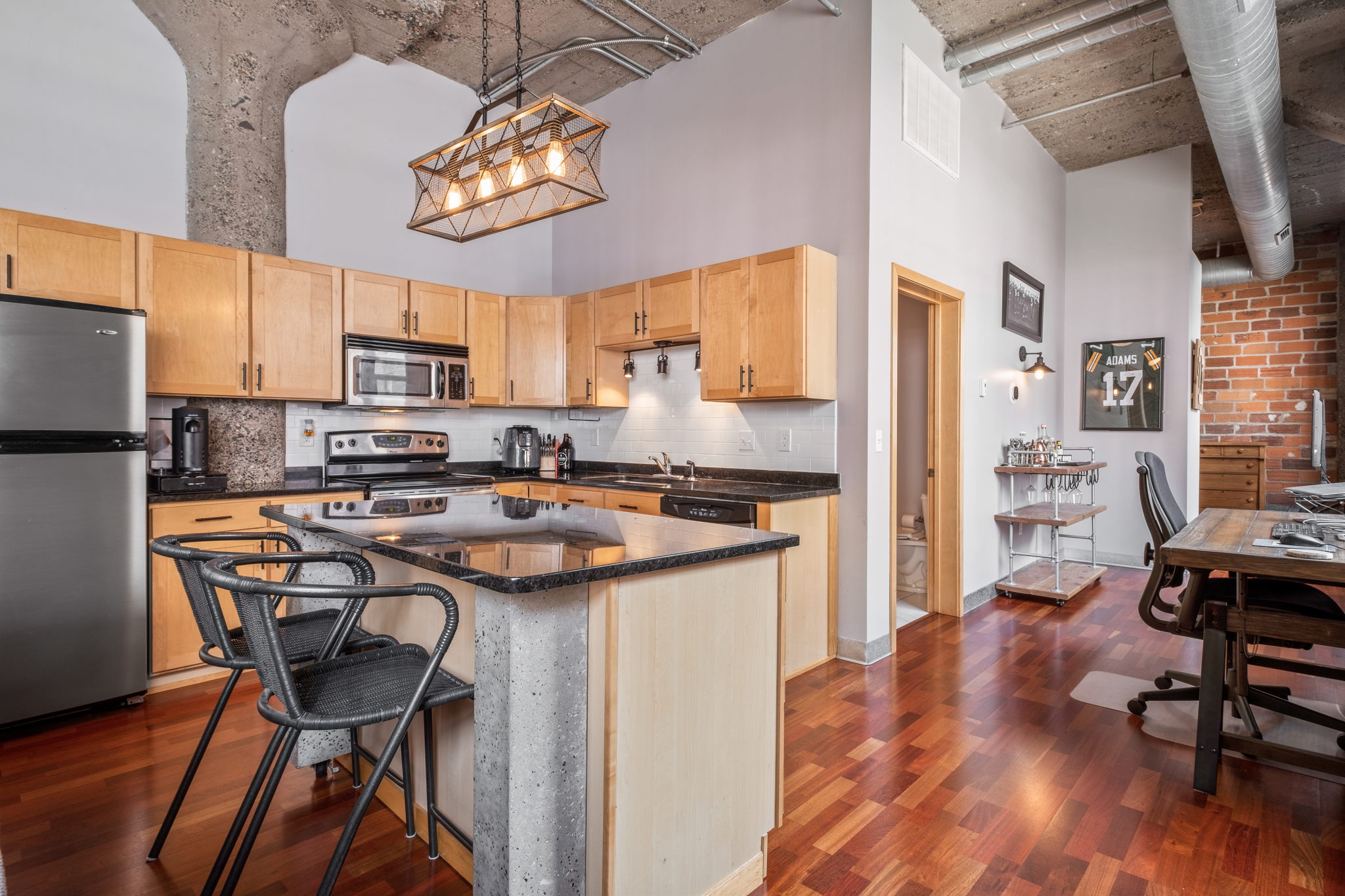 521 S 7th St, Minneapolis, MN 55415, USA Photo 6