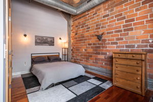 521 S 7th St, Minneapolis, MN 55415, USA Photo 11