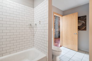 521 S 7th St, Minneapolis, MN 55415, USA Photo 16