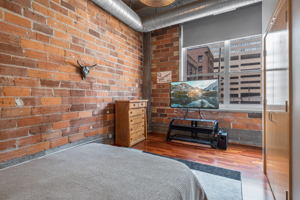 521 S 7th St, Minneapolis, MN 55415, USA Photo 14