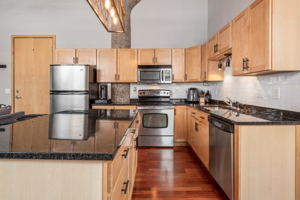 521 S 7th St, Minneapolis, MN 55415, USA Photo 7