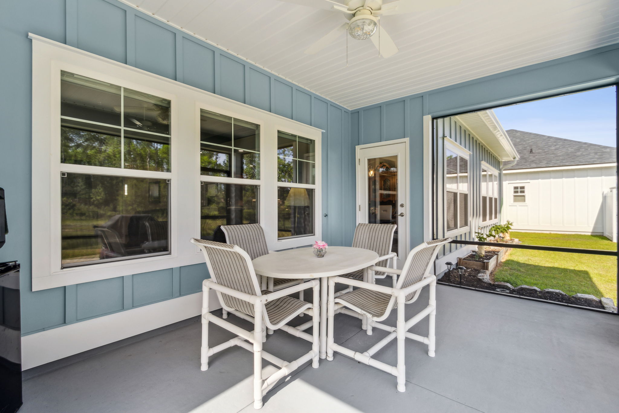 Screened-in Porch