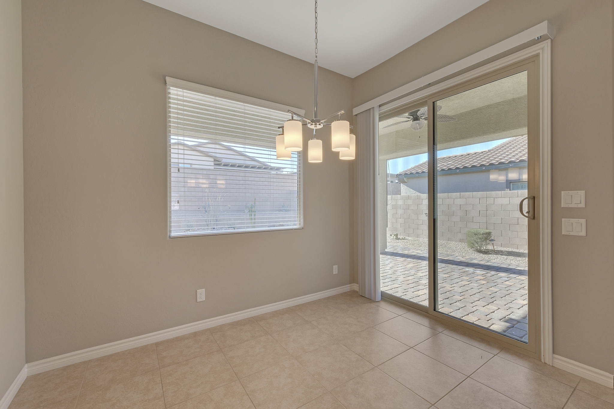 521 Sterling Falls Ave, Henderson, NV 89011, USA Photo 9