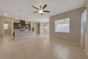 521 Sterling Falls Ave, Henderson, NV 89011, USA Photo 9