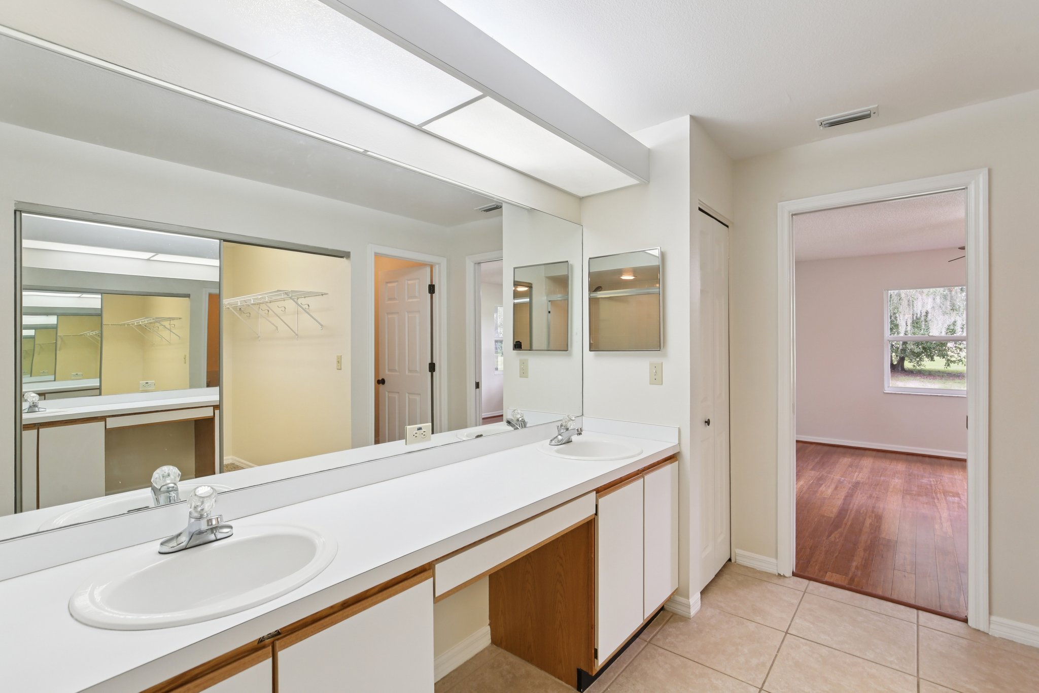 Lochmead Terrace-S1709-036.jpg