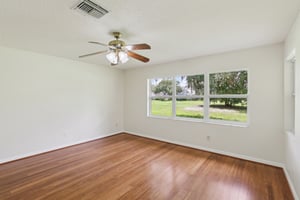 Lochmead Terrace-S1709-028.jpg
