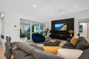Living View 2