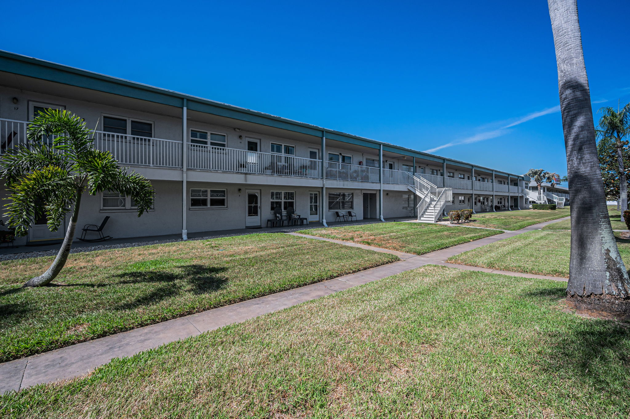 Front Exterior4