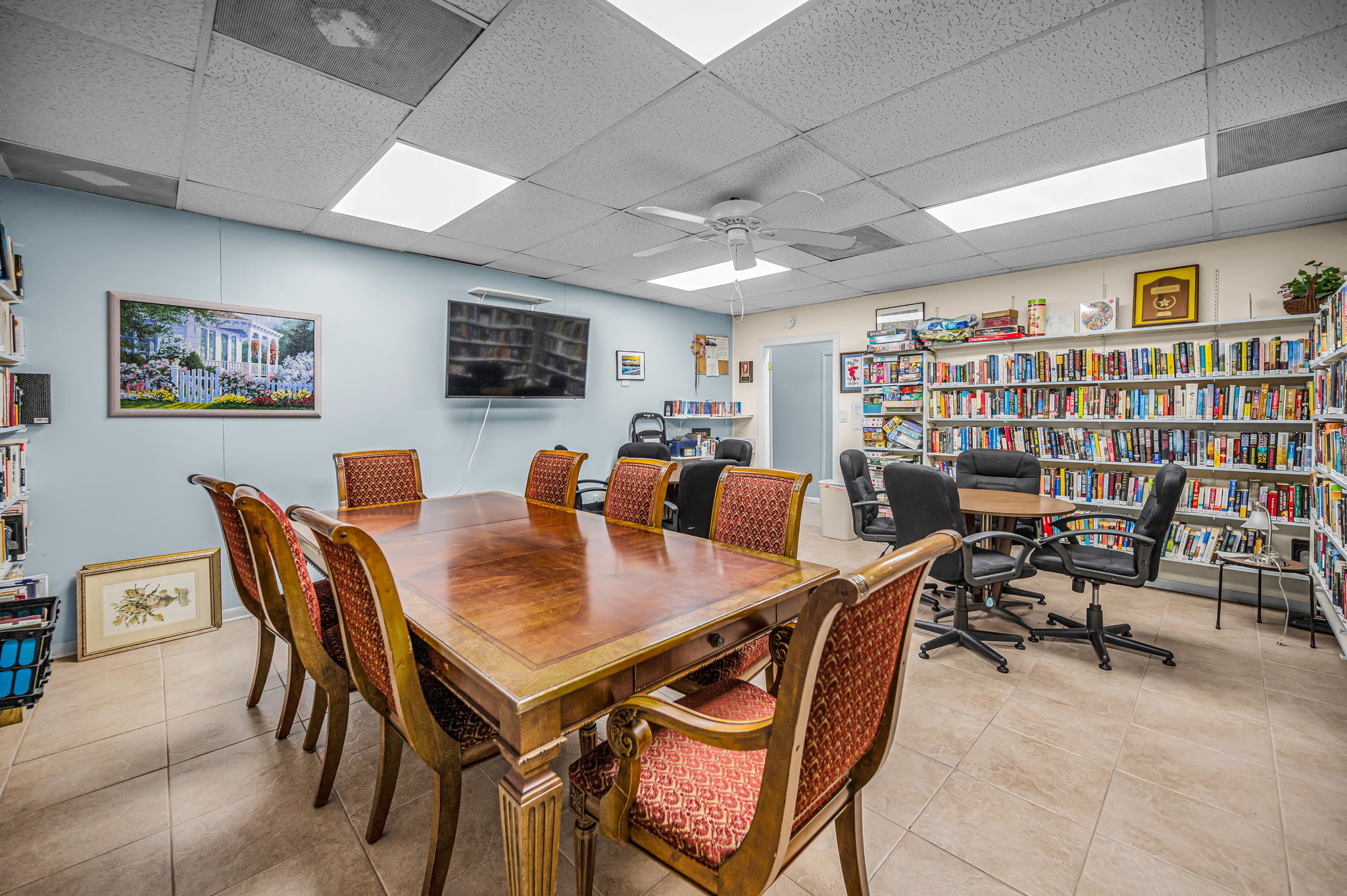 11-Clubhouse Library