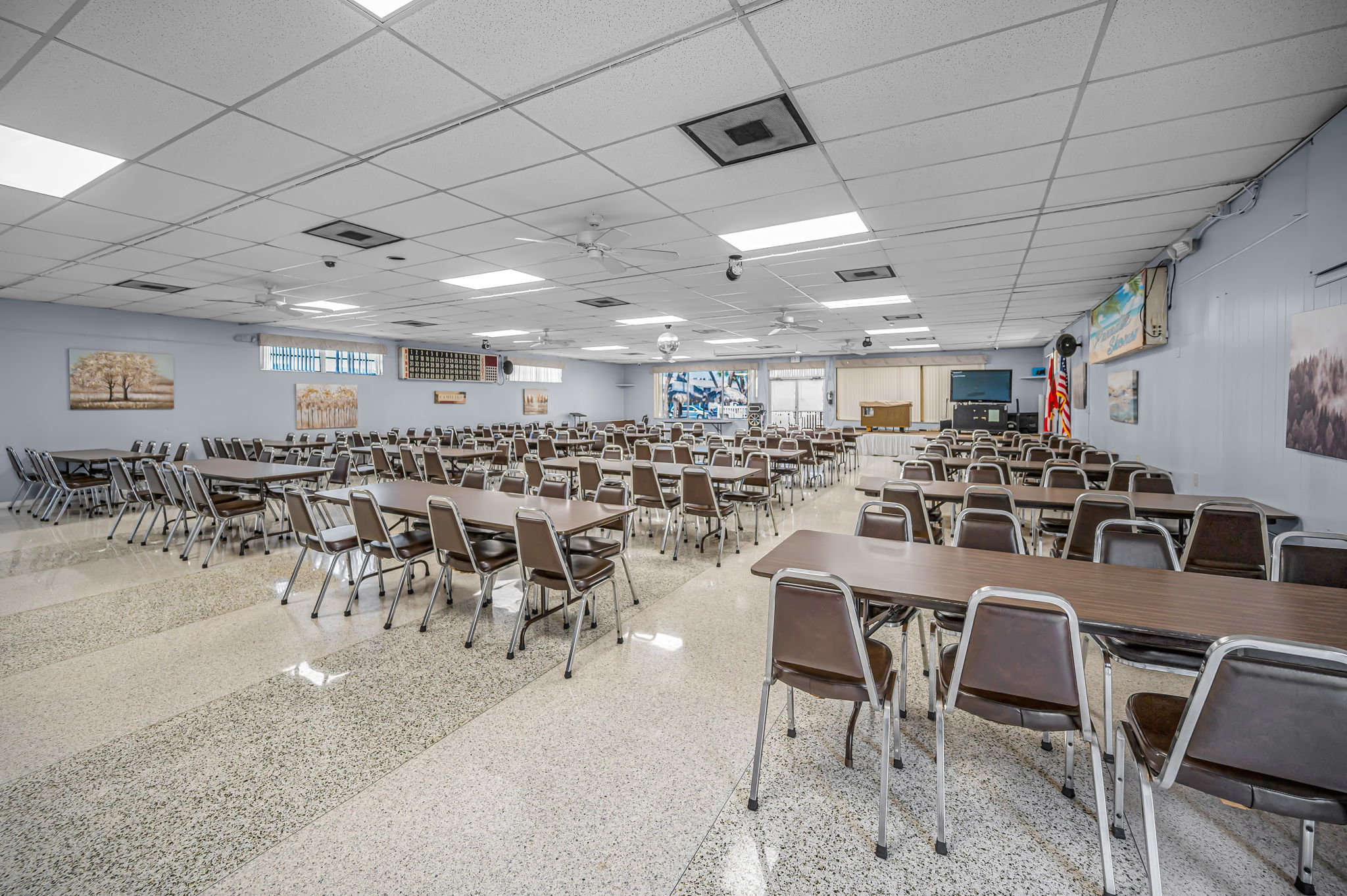 4-Clubhouse