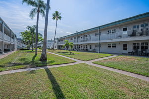 Front Exterior5