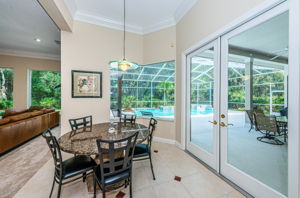 Kitchen Eat-in Area1